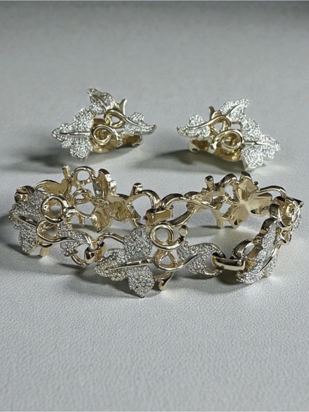 Sarah Coventry Gold & Silver Tone English Ivy Vine Bracelet & Clip On Earrings